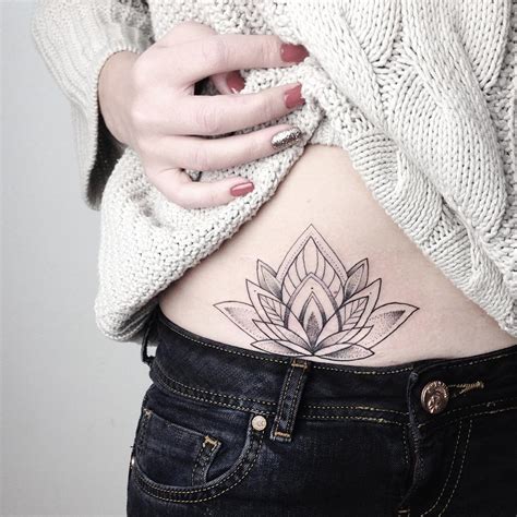 100 ideas de Tatuaje pelvis mujer 